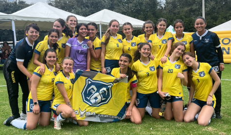The 2022-2023 Colegio Menor girls futbol team. 
