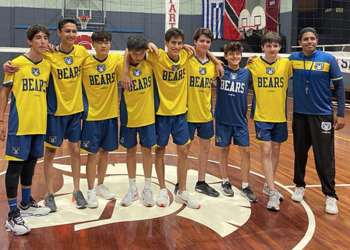 The Colegio Menor boys varsity volleyball team is looking to build mental strength and experience in the new season. 
